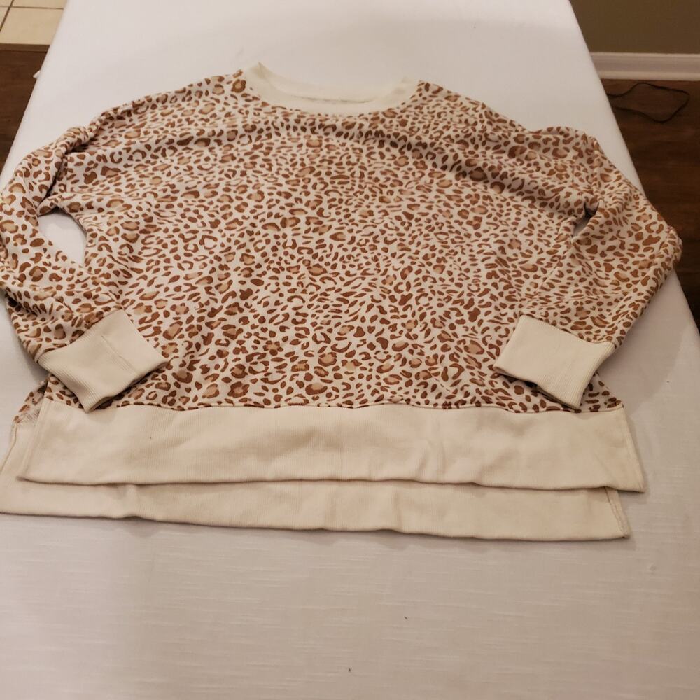 Time and Tru Womens Shirt Size L 12 14 Beige Leopard Print Accent Blouse Top